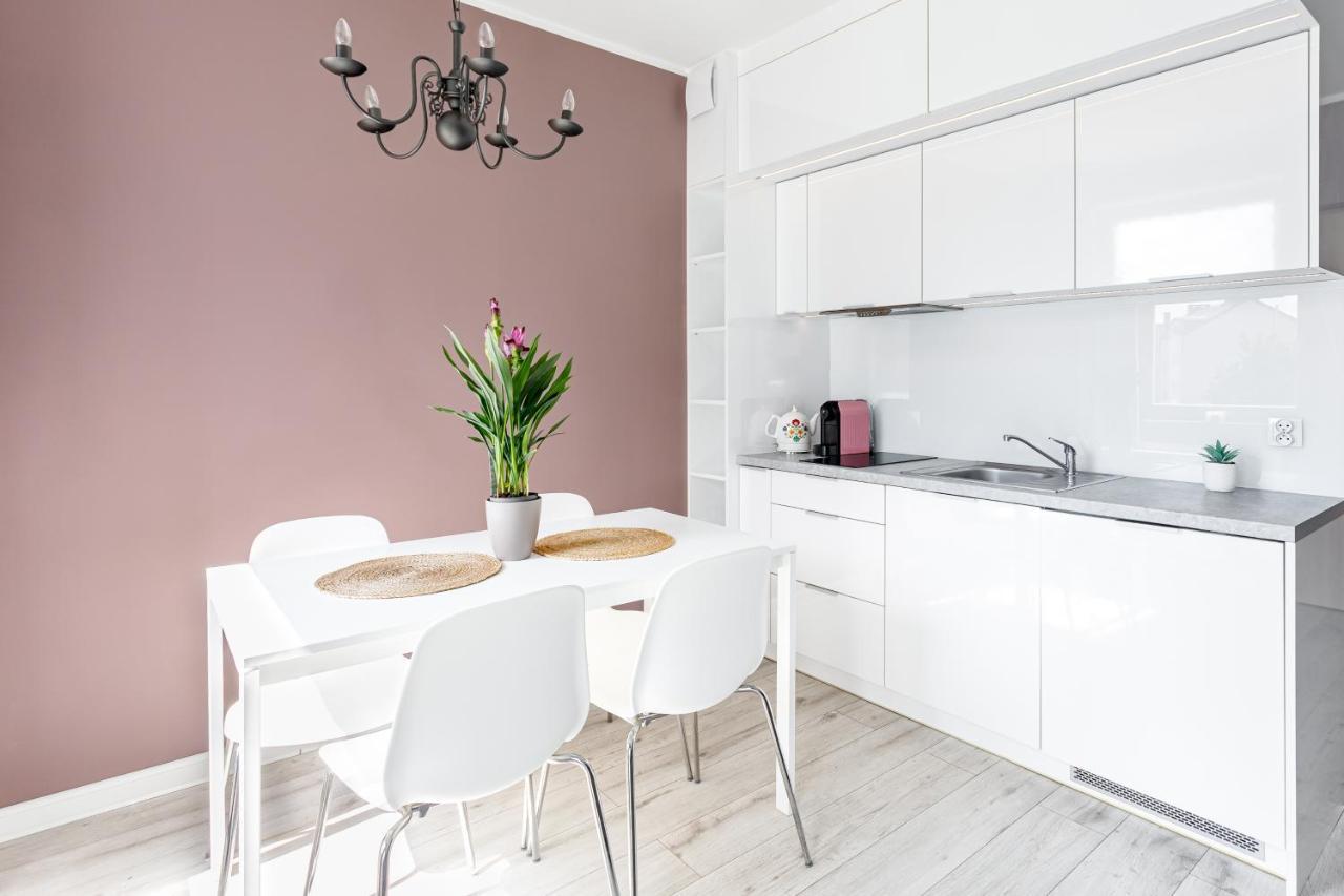 Apartament "Anna" - Kwartal Rozy Wiatrow, 15 Min Spacerem Od Plazy 斯维诺乌伊希切 外观 照片